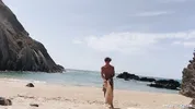 She made me cum in less than a min at the public beach